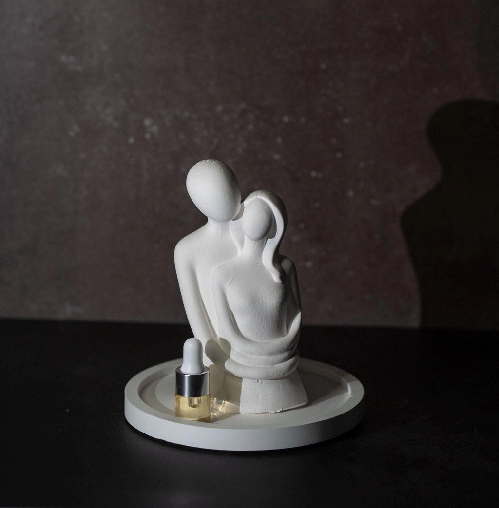 Embracing Couple Sculpture | Handcrafted Gypsum Aroma Stone Diffuser