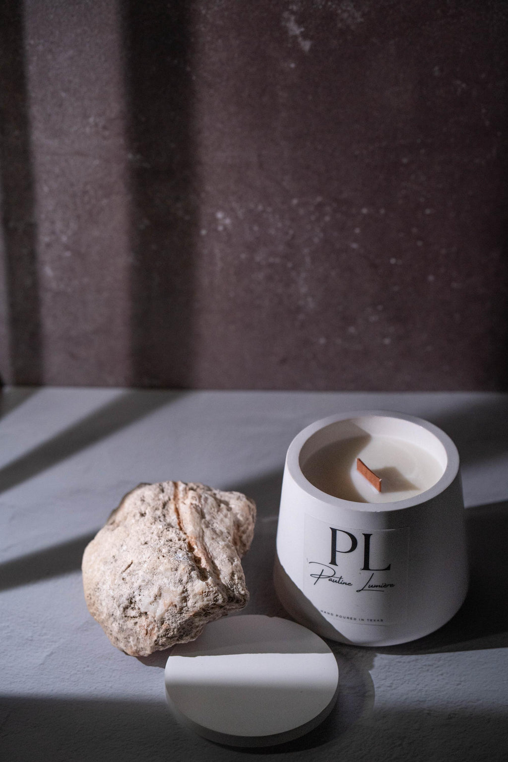 Handmade White Soy Candle with Palo Santo • Sandalwood, Frankincense, Bergamot Aroma