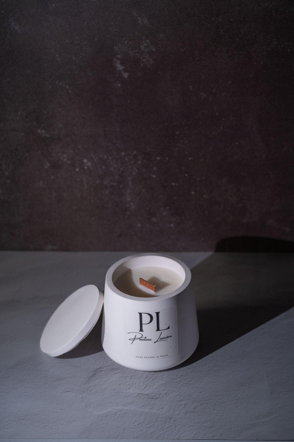 Handmade White Soy Candle with Palo Santo • Sandalwood, Frankincense, Bergamot Aroma