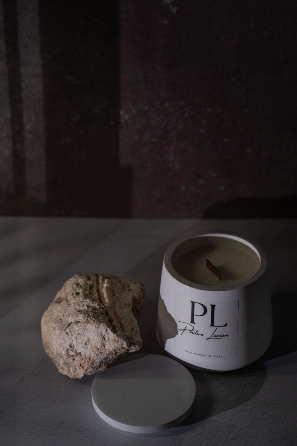Handmade White Soy Candle with Palo Santo • Sandalwood, Frankincense, Bergamot Aroma