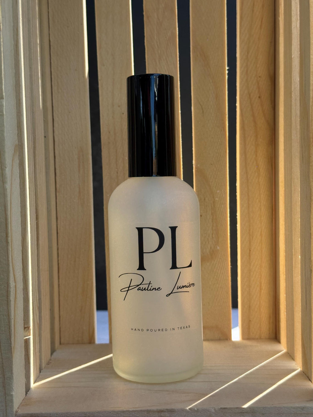 Cashmere Dream Pear • Room - Linen Spray | Pear, Cashmere Musk, Golden Santal | Pauline Lumière. Soft, enveloping room and linen spray.