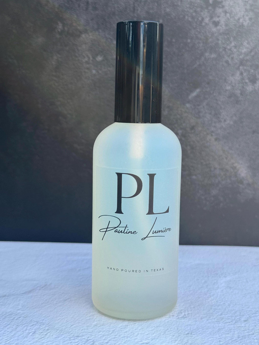 Cashmere Dream Pear • Room - Linen Spray | Pear, Cashmere Musk, Golden Santal | Pauline Lumière. Soft, enveloping room and linen spray.